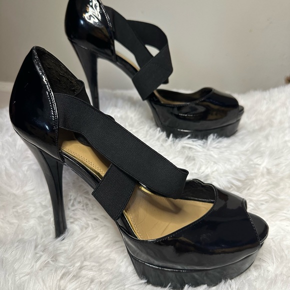 Women’s size 11 black platform patent leather heels - Picture 1 of 4